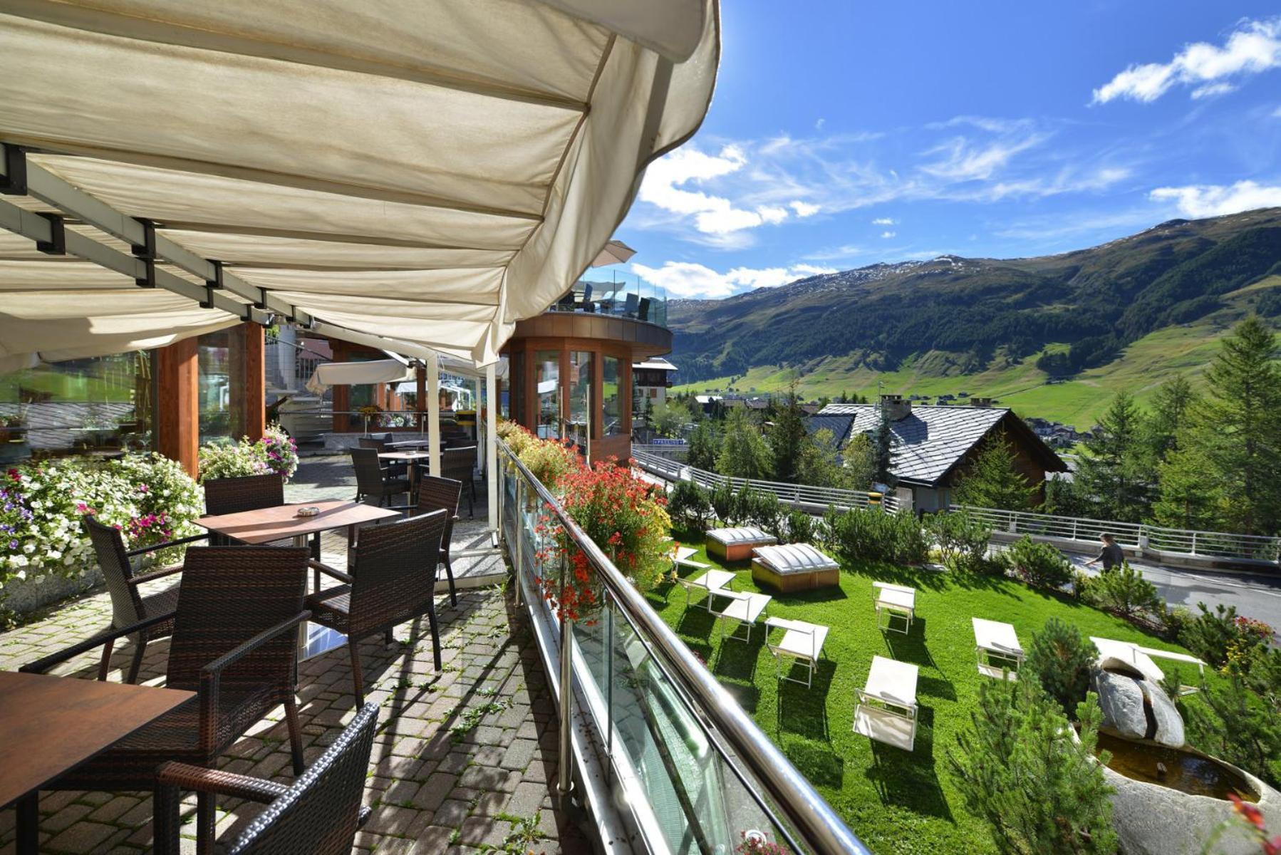 Hotel Baita Montana Livigno Exterior photo